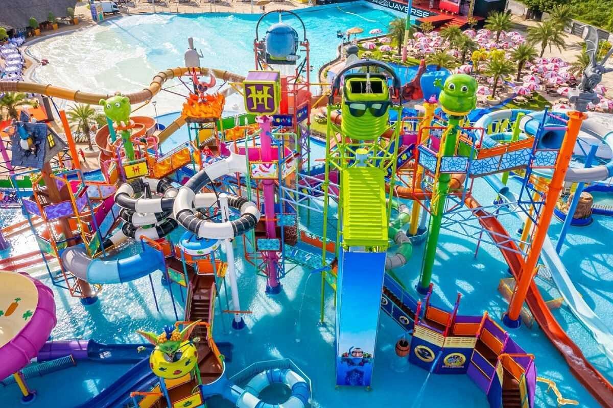 Columbia Pictures Aquaverse Ticket & Transfer: Hollywood Water Park Adventure from Pattaya